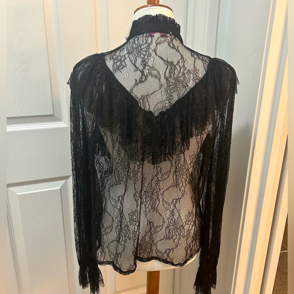 LACE RUFFLE BUTTON DOWN SHIRT - Picture 4 of 5